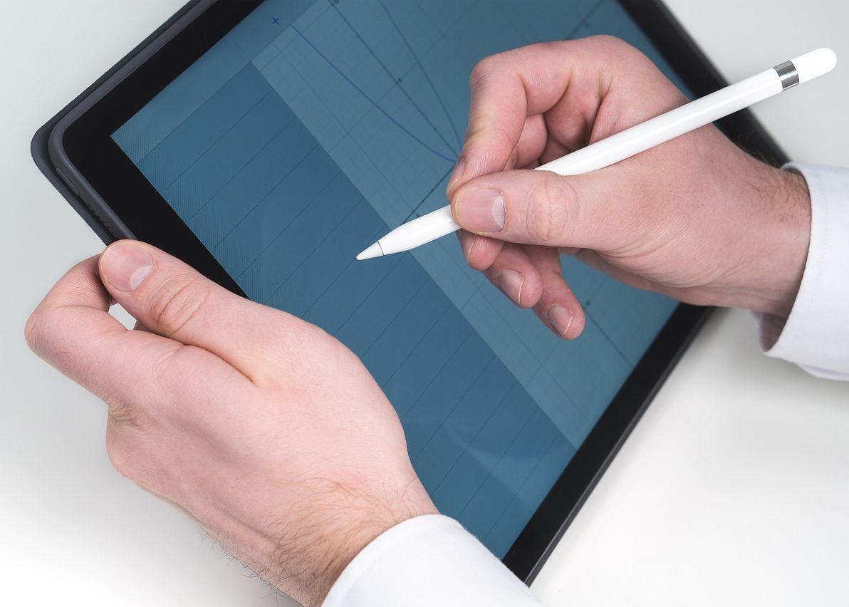 Un iPhone compatibil cu Apple Pencil? Surpriza pe care o pot aduce noile telefoane Un Iphone Compatibil Cu Apple Pencil Surpriza Pe Care O Pot Aduce Noile Telefoane