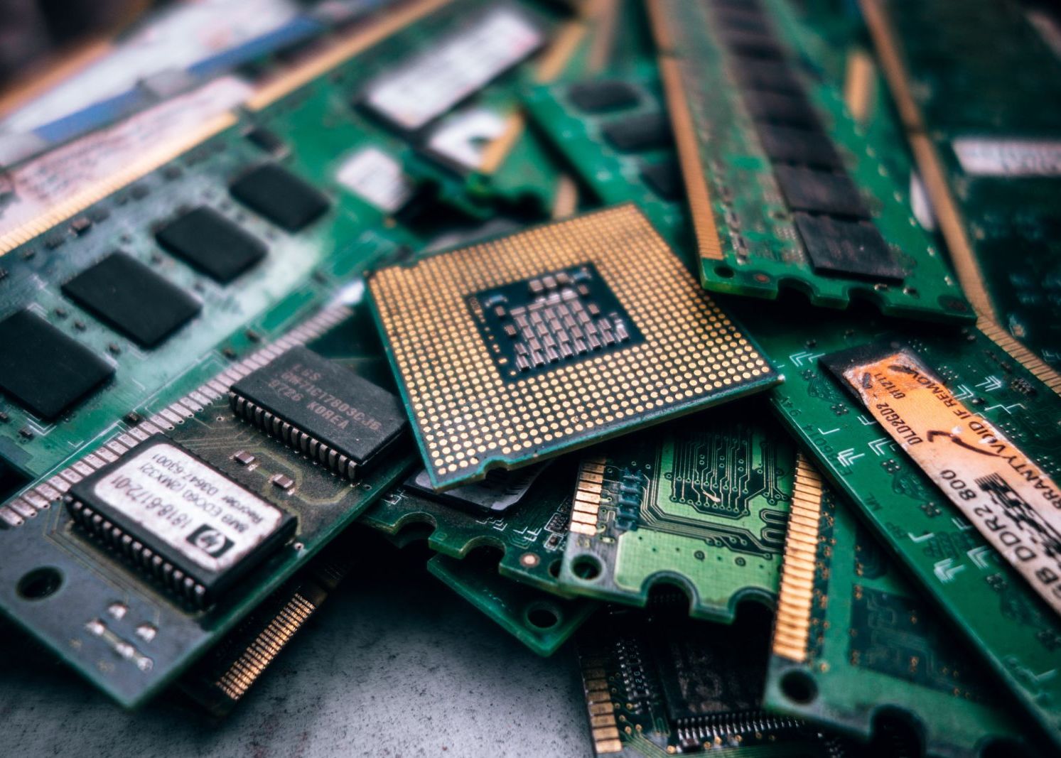Upgrade-urile la PC ar putea deveni mai ieftine ca niciodată. Tendința pe care o anticipează analiștii IT Upgrade Urile La Pc Ar Putea Deveni Mai Ieftine Ca Niciodata Tendinta Pe Care O Anticipeaza Analistii