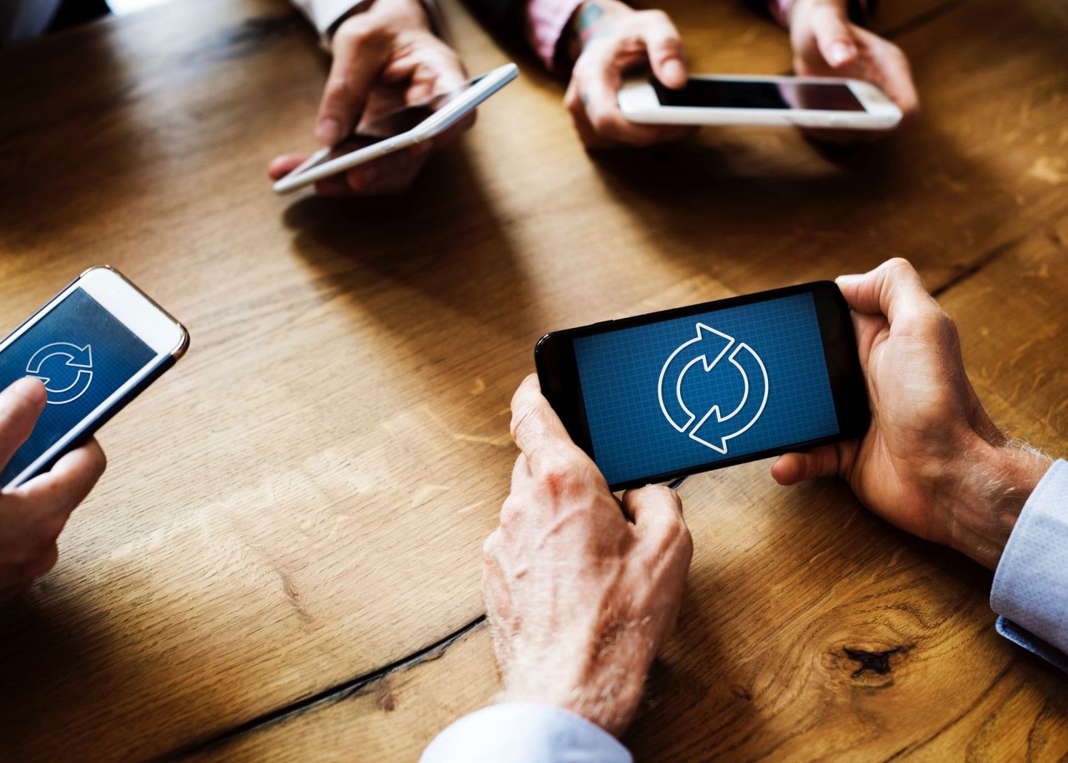 Inca O Companie Intra Pe Piata De Smartphone Uri Aplicatia Virala Care Va Fi Preinstalata