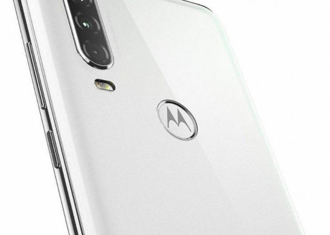 Gafa Monumentala Facuta De Amazon Care Iti Spune Totul Despre Noul Motorola One Action