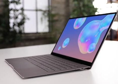 Samsung Si Microsoft Au Lansat Un Laptop Performant Care Costa Cat Un Telefon Mobil