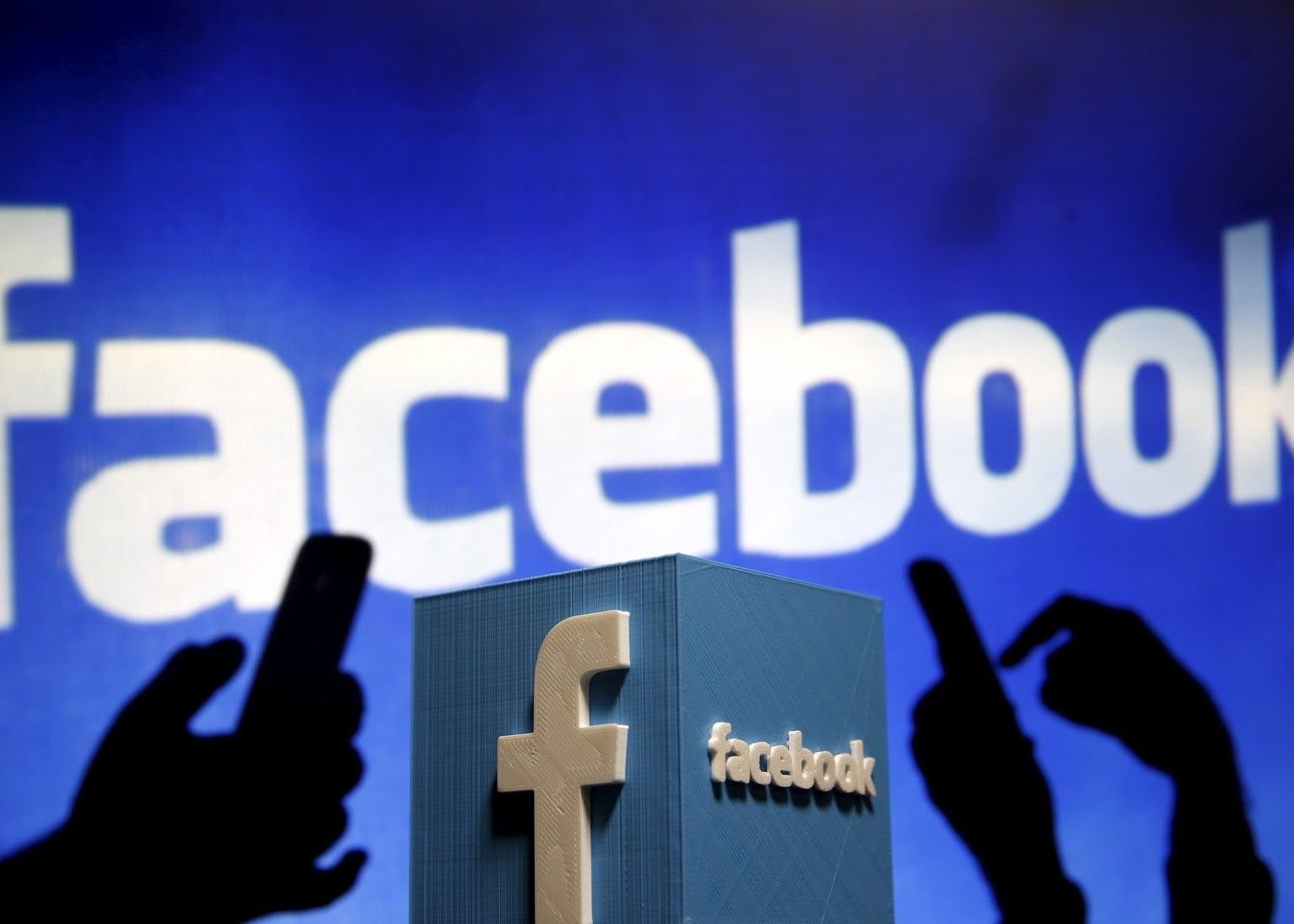 Cati Useri Falsi Exista Lunar Pe Facebook Fenomenul Este Ingrijorator