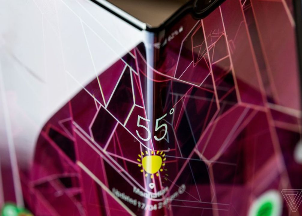 Samsung Pregateste Telefonul Pliabil Zmai Ieftin Mai Subtire Si Patrat Cand Va Ajunge Pe Piata Noul Model