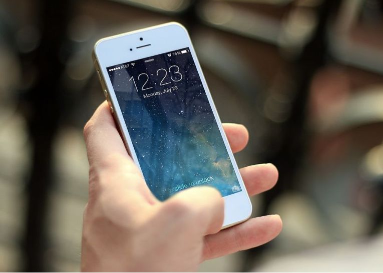 Povestea originii numelui lui Siri. Cum a venit Apple cu acest asistent inteligent Povestea Originii Numelui Lui Siri Cum A Venit Apple Cu Acest Asistent Inteligent