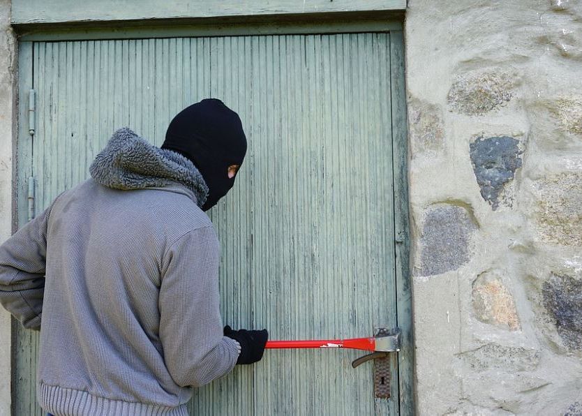 Cum Sa Ti Protejezi Locuinta De Hoti 5 Sfaturi Utile Pentru Securitatea Casei