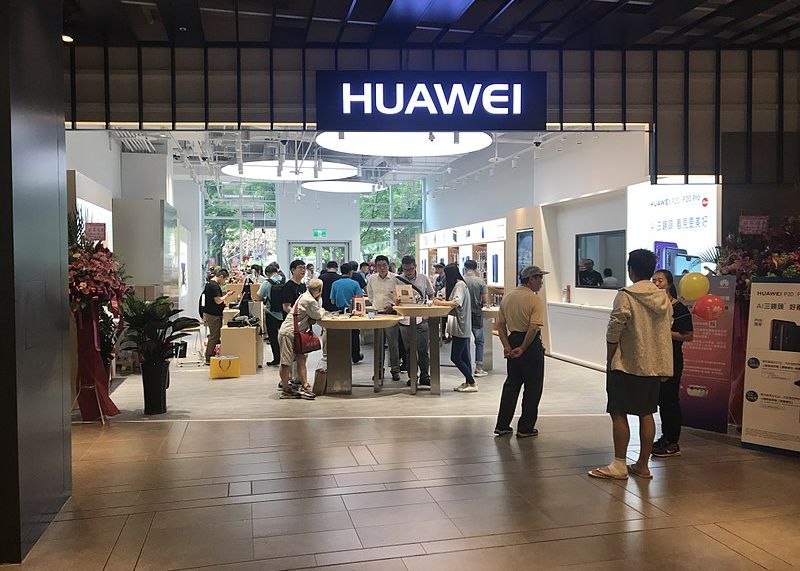 Rezultate neașteptate pentru vânzările Huawei, în mijlcul războiului comercial SUA-China Rezultate Neasteptate Pentru Vanzarile Huawei In Mijlocul Razboiului Comercial Sua China