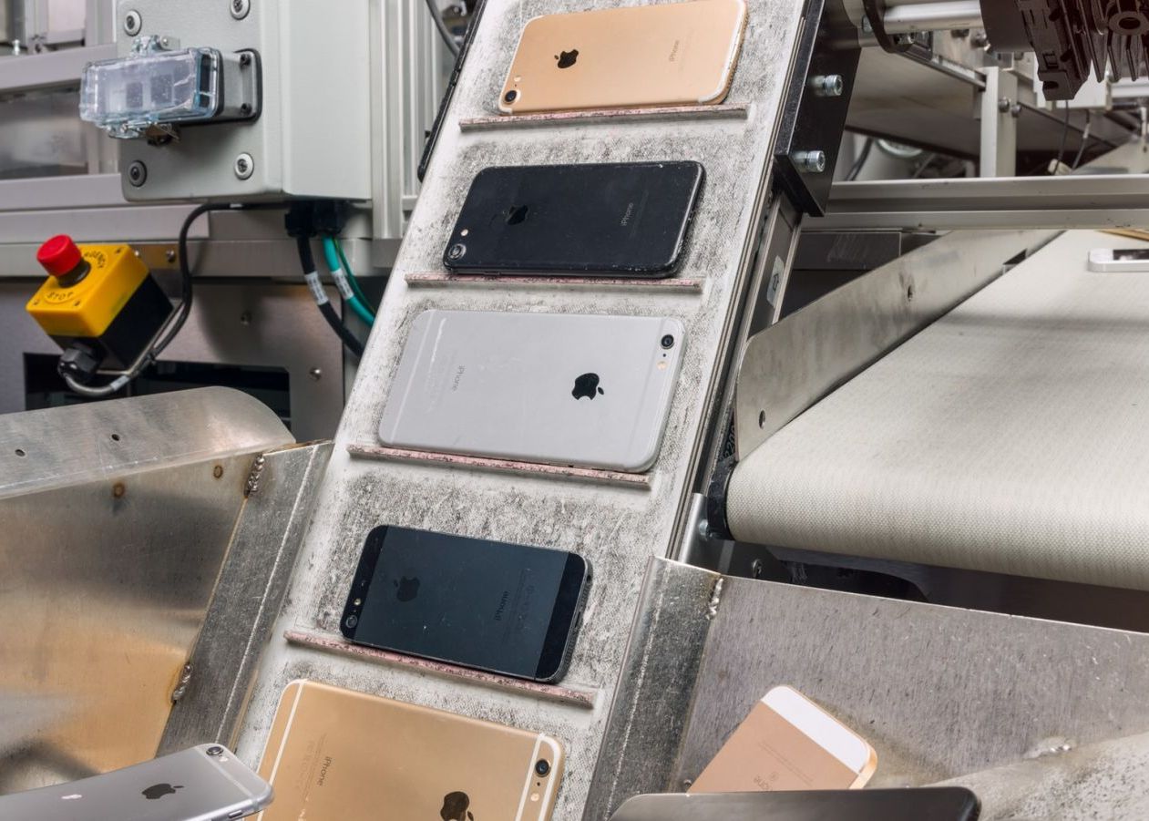 Cum Incearca Apple Sa Te Convinga Sa Scapi De Iphone Ul Tau Vechi