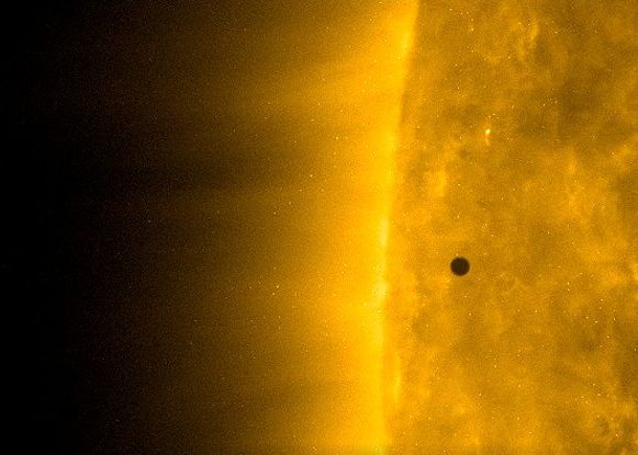 Imagini fantastice surprinse în sistemul nostru solar. Ce a trecut prin fața soarelui. VIDEO Imagini Fantastice Surprinse In Sistemul Nostru Solar Ce A Trecut Prin Fata Soarelui Video