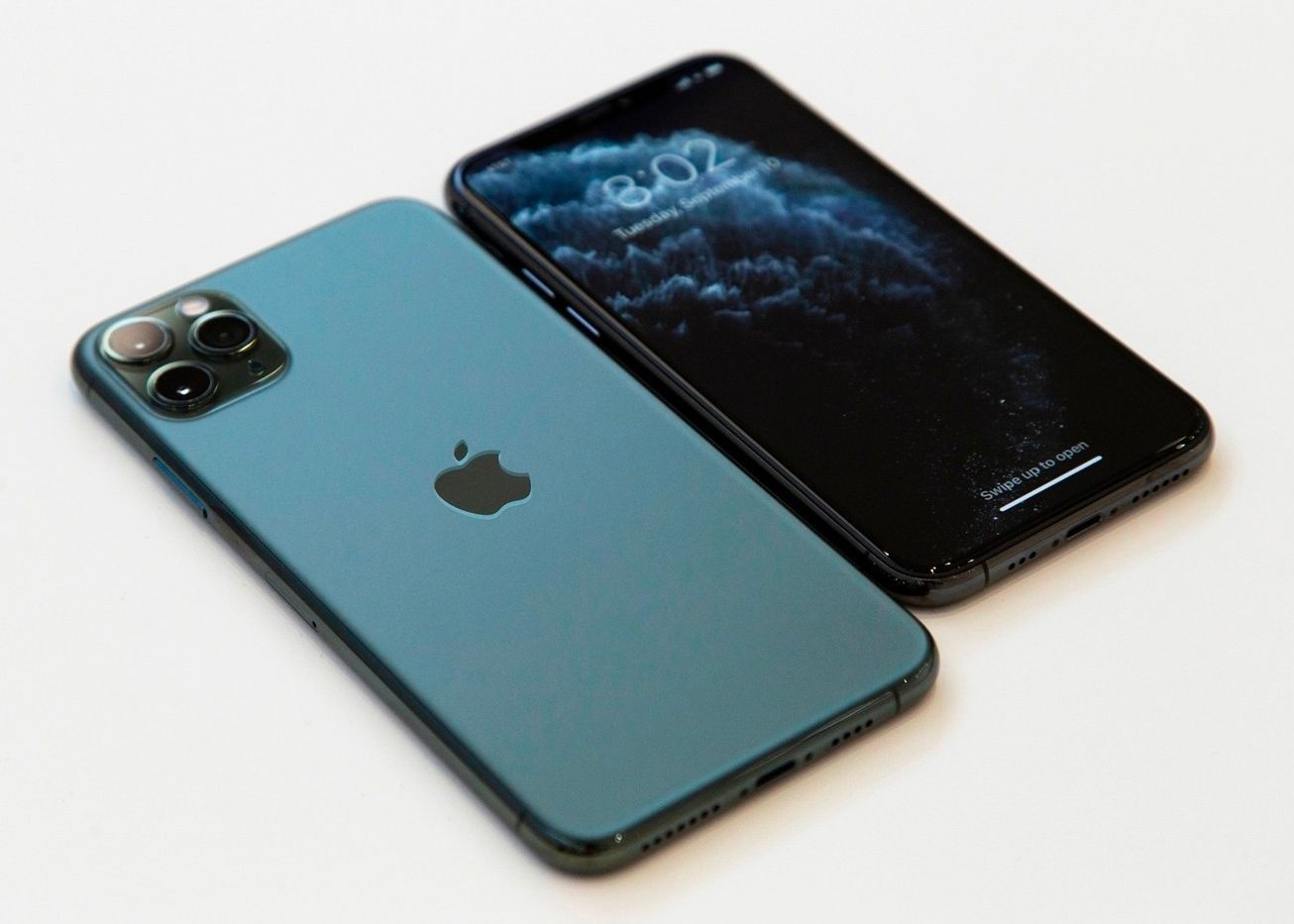 Schimbarea radicală pe care Apple o poate aduce cu următorul iPhone: dispar complet toate cablurile Schimbarea Radicala Pe Care Apple O Poate Aduce Cu Urmatorul Iphone Dispar Complet Toate Cablurile