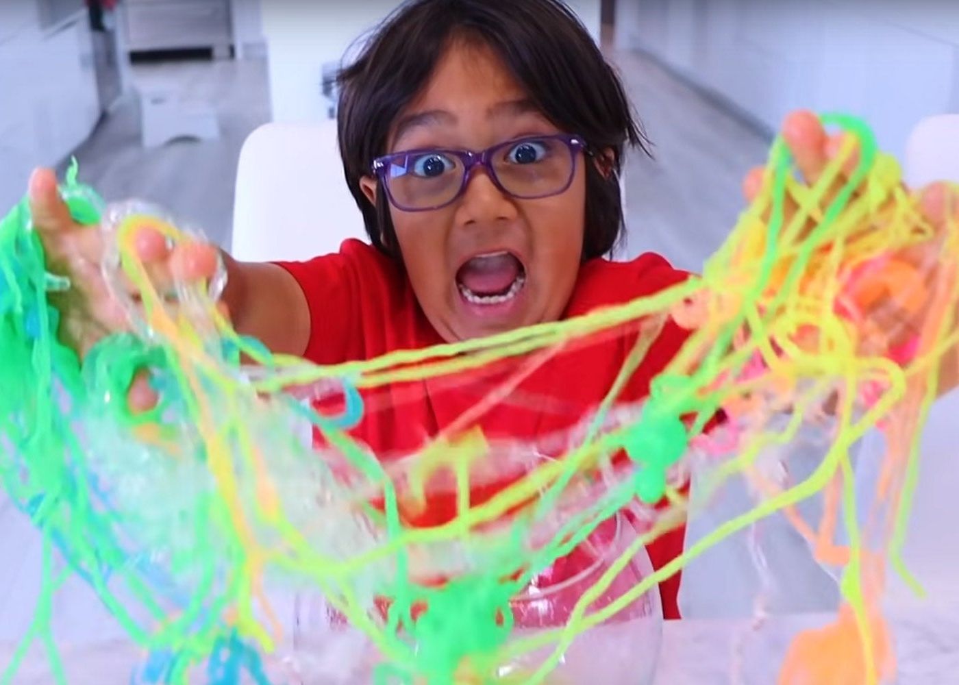 Un Pusti De 8 Ani Este Userul Cu Cele Mai Mari Incasari Din Youtube In 2019 De 26 De Milioane De Dolari