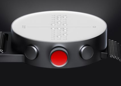 A Fost Inventat Primul Smartwatch Braille Pentru Persoanele Cu Deficiente De Vedere