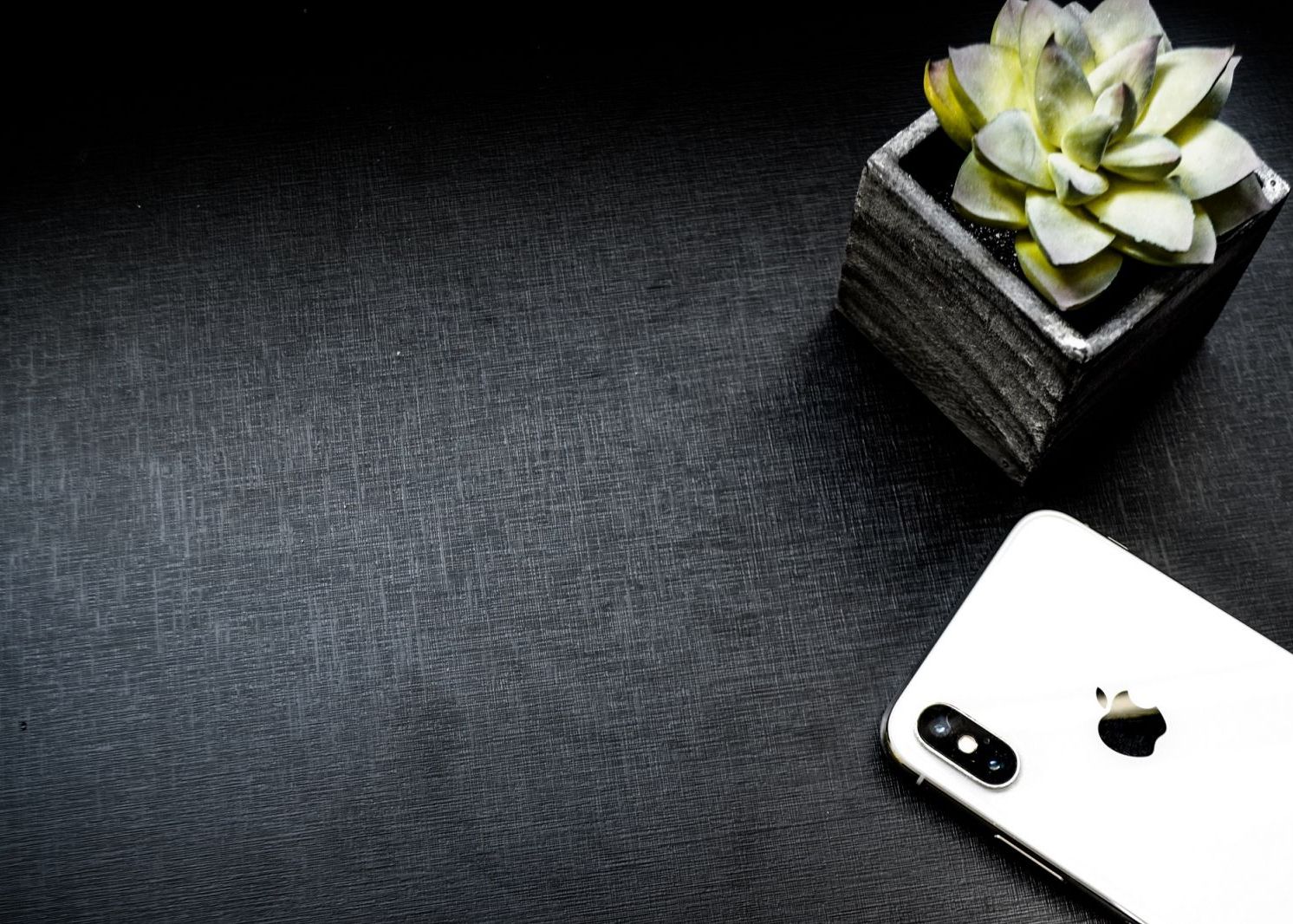 Numărul record de telefoane vândute la care va ajunge Apple în acest an Numarul Record De Telefoane Vandute La Care Va Ajunge Apple In Acest An