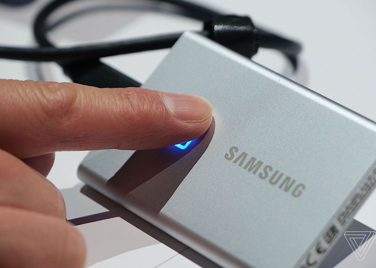 Samsung a lansat unul dintre cele mai sigure SSD-uri externe din lume. Cât va costa Samsung A Lansat Unul Dintre Cele Mai Sigure Ssd Uri Externe Din Lume Cat Va Costa