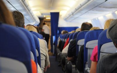 Care este cel mai sigur loc din avion ca să te ferești de virusuri?