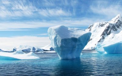 Particule misterioase descoperite în Antarctica par să sfideze legile fizicii