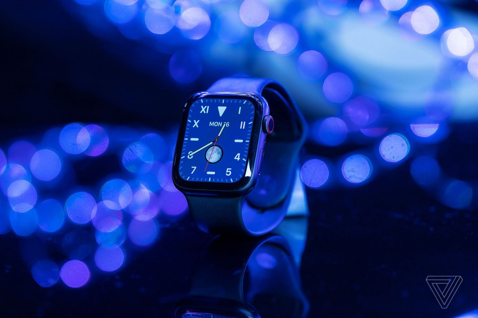 Pare incredibil, dar Apple vinde mai multe smartwatch-uri &icirc;n prezent dec&acirc;t toată industria de ceasuri din Elveția