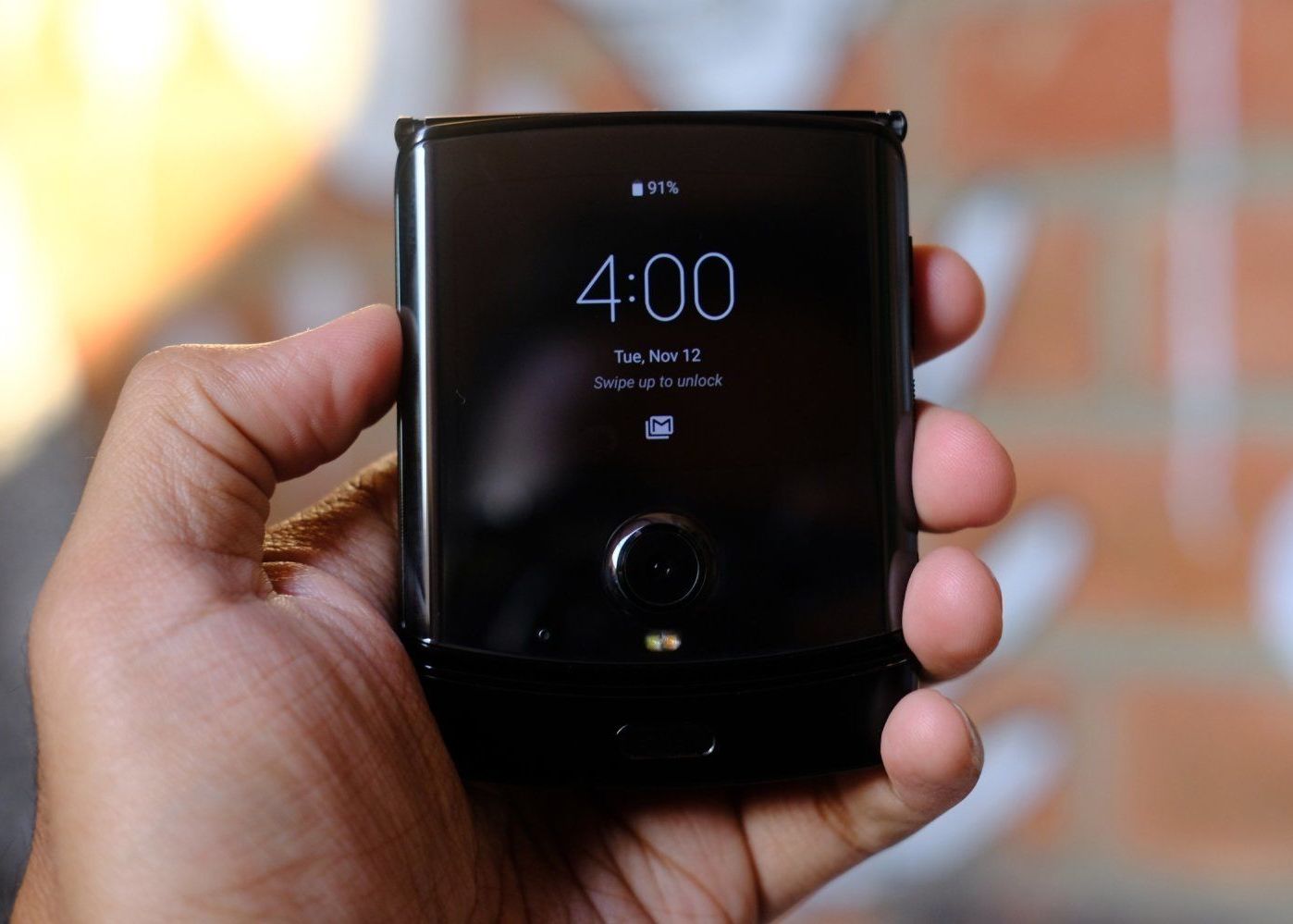 Cat De Usor Este De Reparat Razr Noul Telefon Pliabil De La Motorola Iata Cum Arata Cand Il Demontezi