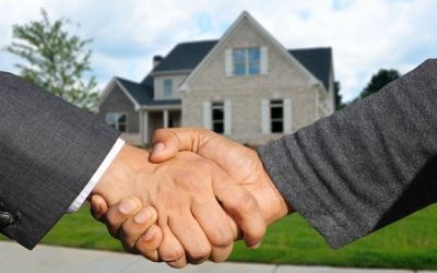 Cum câștigi câteva mii de euro vânzând casele altora. Avantajele meseriei de agent imobiliar