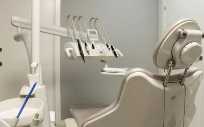 (P) 3 lucruri importante pe care să le știi înainte de a-ți pune un implant dentar