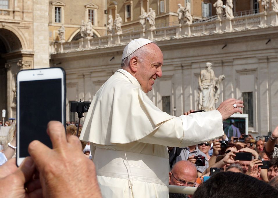 Papa Francisc și inteligența artificială. Pactul pe care Suveranul Pontif îl face cu IBM și Microsoft Papa Francisc Si Inteligenta Artificiala Pactul Pe Care Suveranul Pontif Il Face Cu Ibm Si Microsoft