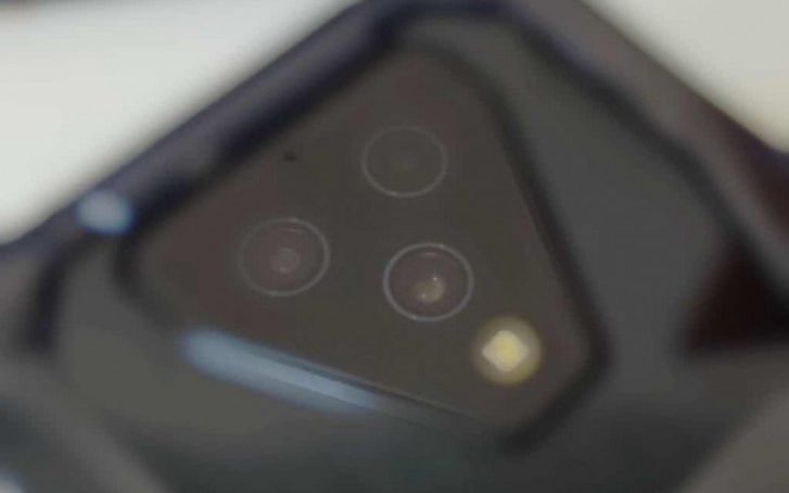 Fotografii Live Si Noi Imagini Cu Xiaomi Black Shark 3 Cum Arata Telefonul Noul Telefon De Gaming Al Chinezilor