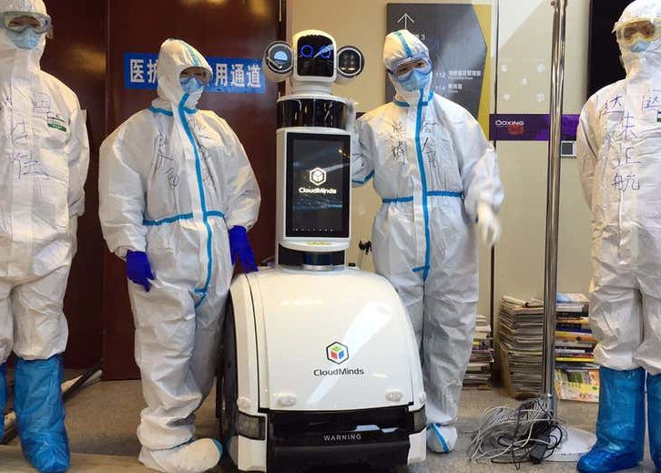 Pacienți cu coronavirus, îngrijiți de roboți la un spital din China Pacienti Cu Coronavirus Ingrijiti De Roboti La Un Spital Din China