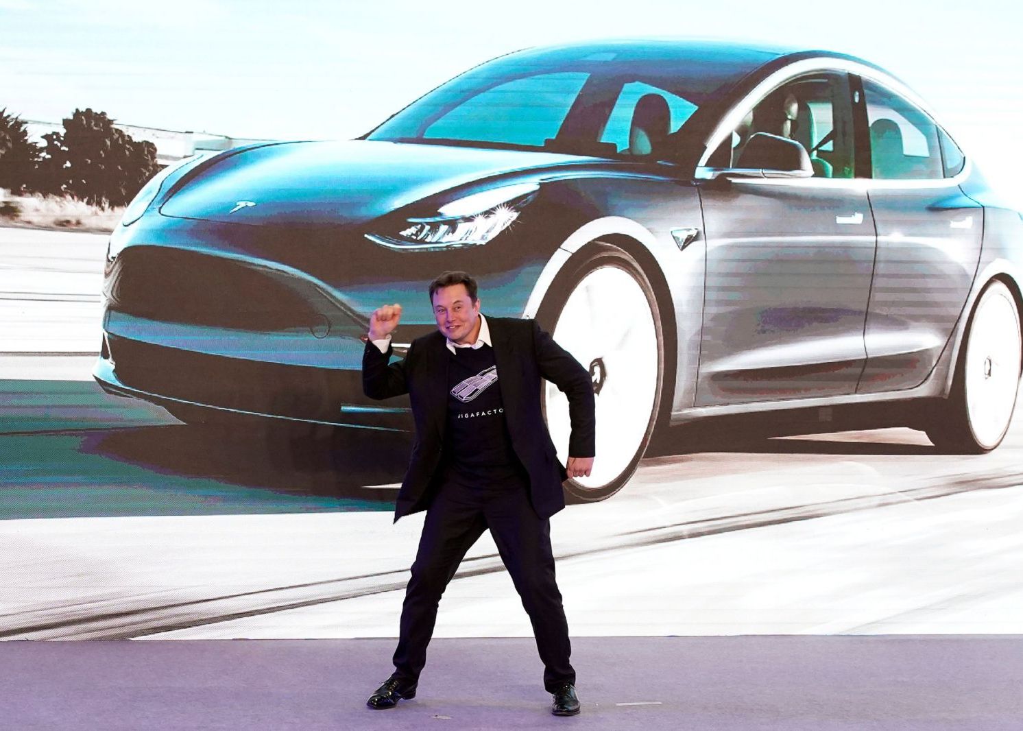 Surpriză uriașă de la Tesla în vârful perioadei de coronavirus în SUA. Cât de bine s-au vândut mașinile electrice ale lui Elon Musk Surpriza Uriasa De La Tesla In Varful Perioadei De Coronavirus In Sua Cat De Bine S Au Vandut Masinile