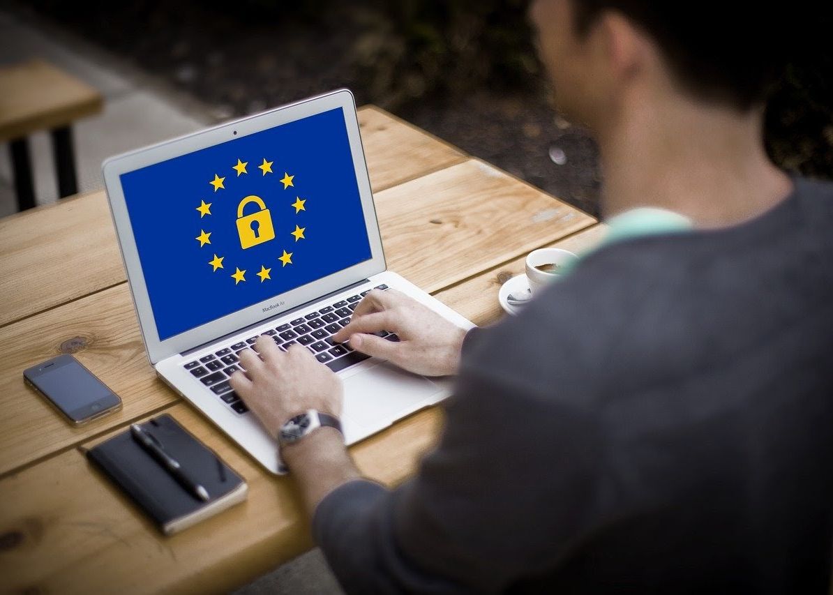P Protectia Datelor Personale In Mediul Online