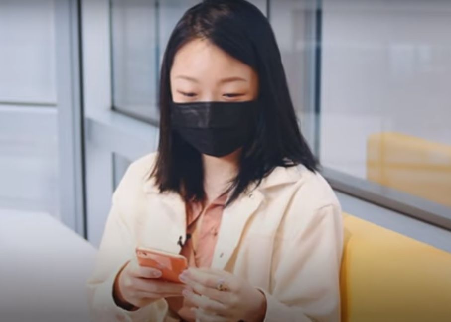 Cum poți folosi sistemul FaceID dacă porți mască de protecție? Iată ce trebuie să faci Cum Poti Folosi Sistemul Faceid Daca Porti Masca De Protectie Iata Ce Trebuie Sa Faci