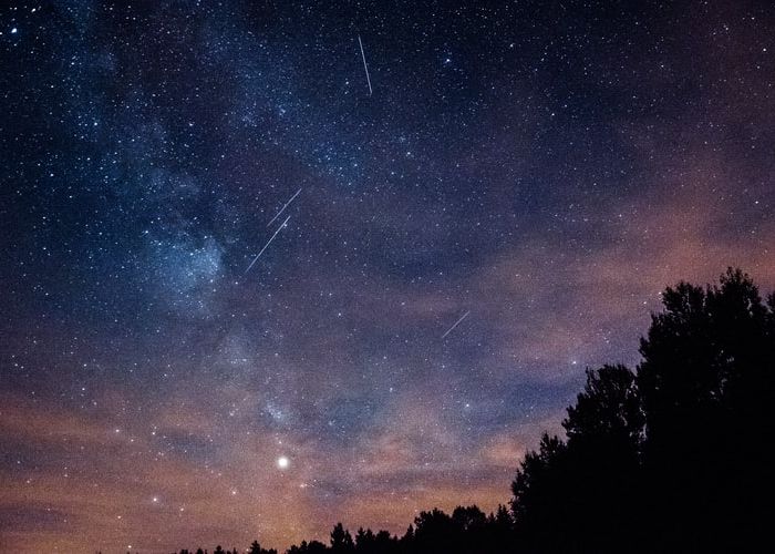 Două nopți cu spectacol astronomic impresionant: ploaia de meteori Lyride Doua Nopti Cu Spectacol Astronomic Impresionant Ploaia De Meteori Lyride