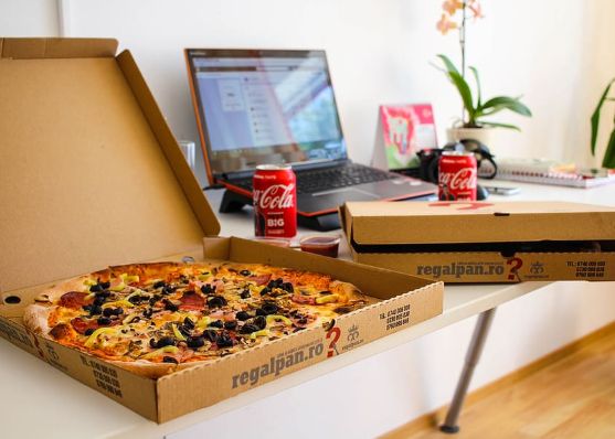 P 3 Servicii Care Iti Vor Face Autoizolarea Mai Usoara