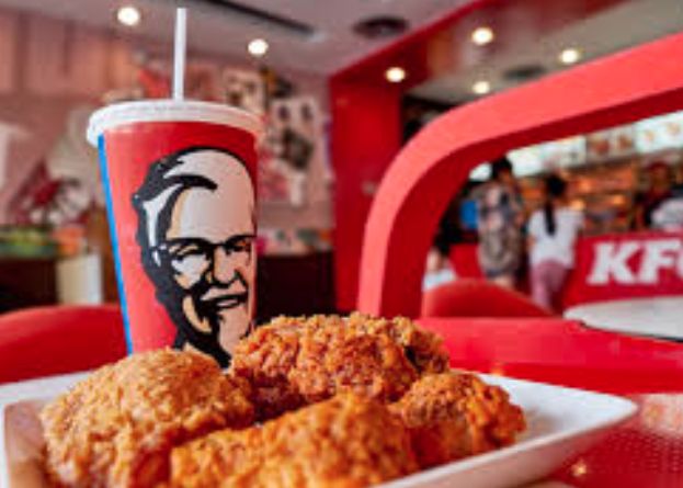Decizie controversată luată de KFC. Ce se întâmplă cu celebrul pui servit acum în restaurante Decizie Controversata Luata De Kfc Ce Se Intampla Cu Celebrul Pui Servit Acum In Restaurante