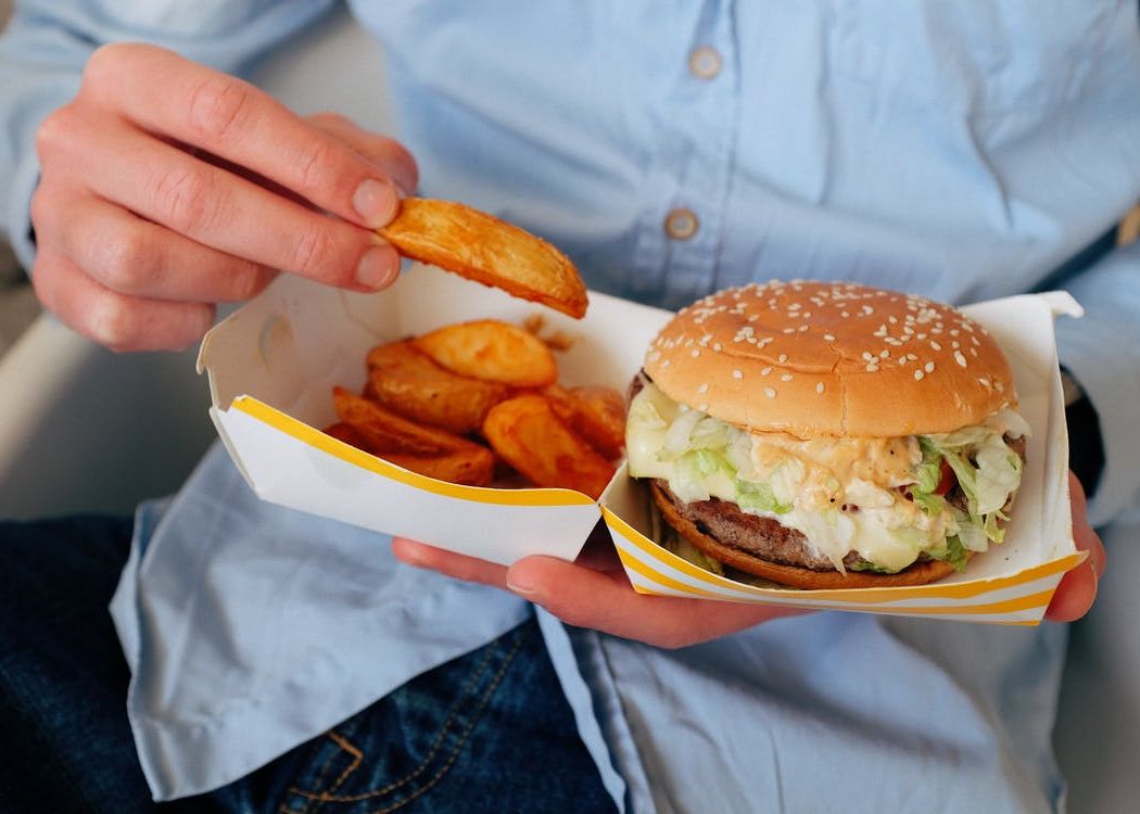 Mister elucidat! De ce unii oameni nu se îngrașă, deși mănâncă mult? Mister Elucidat De Ce Unii Oameni Nu Se Ingrasa Desi Mananca Mult