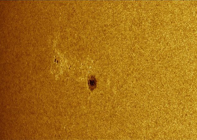 Astronomii Au Observat O Pata Solara Uriasa De Marimea Planetei Marte Cum Va Fi Afectat Pamantul