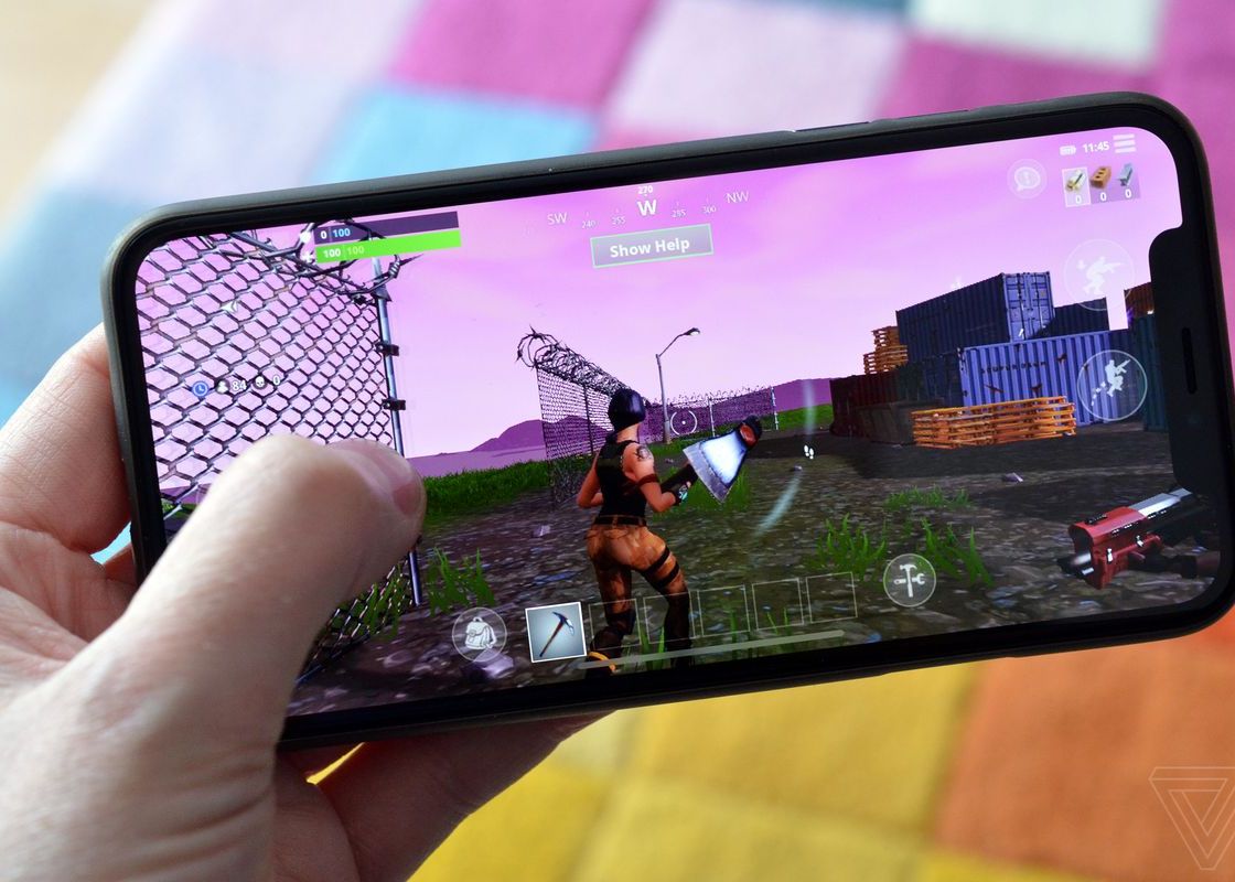 Suma Fabuloasa Cu Care Se Vand Iphone Urile Care Au Instalat Jocul Fortnite Dupa Ce Apple A Retras Titlul