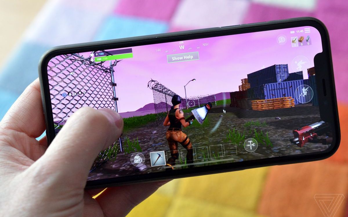 Suma Fabuloasa Cu Care Se Vand Iphone Urile Care Au Instalat Jocul Fortnite Dupa Ce Apple A Retras Titlul