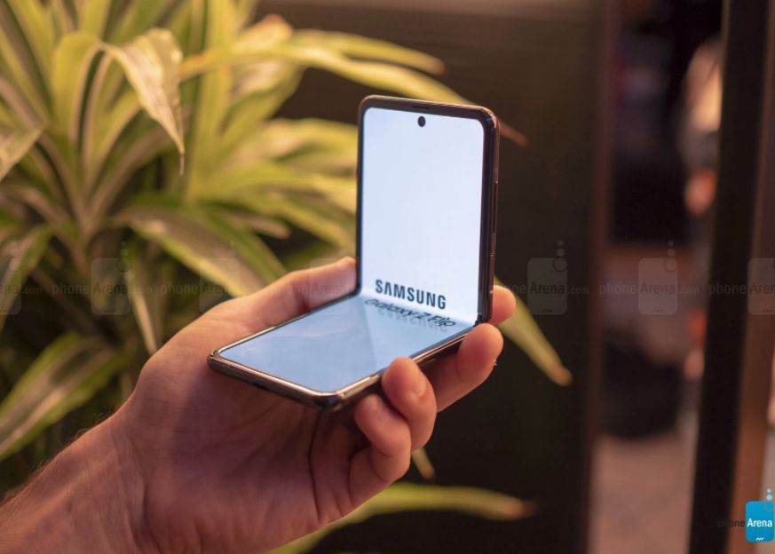 Telefonul Pliabil Accesibil De La Samsung Ar Putea Fi Lansat Pana La Finalul Anului