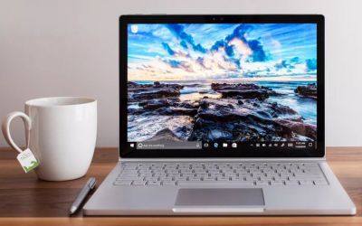 Laptopul surpriză pe care îl pregătește Microsoft. Este unul performant, de buget