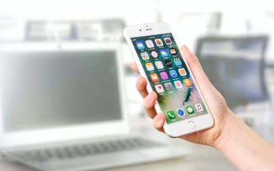Cum poți afla dacă te spionează cineva? Detaliul care apare pe ecranul iPhone