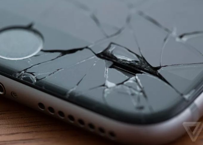 Apple Lucreaza La Iphone Ul Pliabil Al Carui Ecran Se Repara Singur