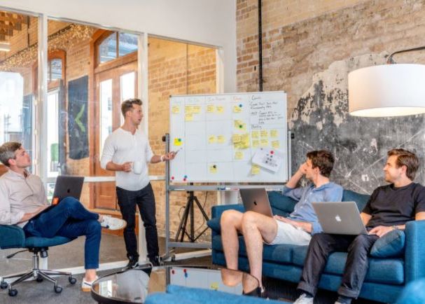 (P) Actiuni si servicii SEO care te ridica deasupra competitorilor P Actiuni Si Servicii Seo Care Te Ridica Deasupra Competitorilor