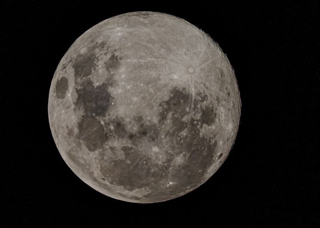O Noua Luna Ipoteza Care A Uimit Lumea Stiintifica