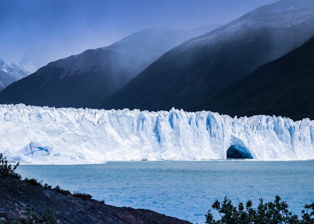 Teorie Uimitoare Un Misterios Rau Intunecat Curge Sub Gheata Din Groenlanda