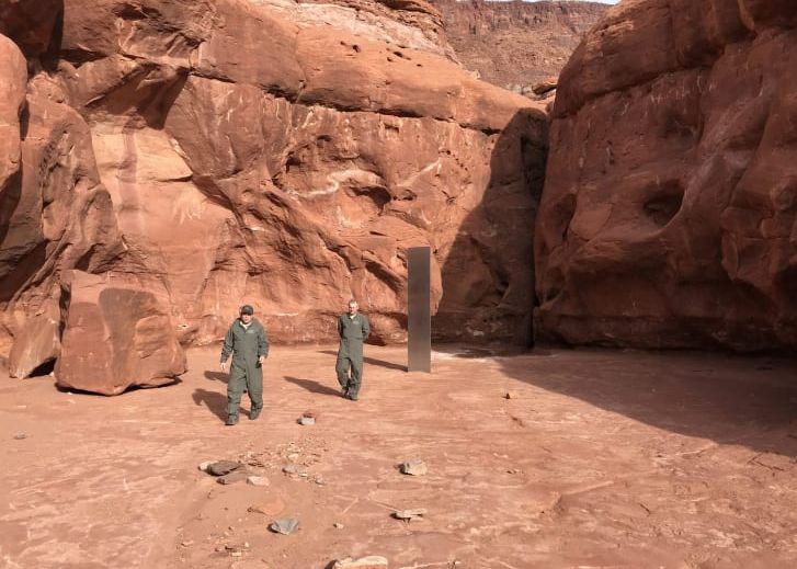 Un Obiect Misterios A Fost Descoperit In Mijlocul Desertului Ar Putea Fi De Origine Extraterestra