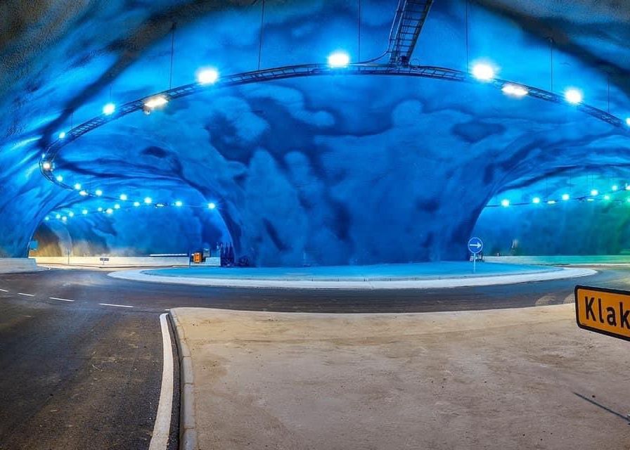 Primul sens giratoriu construit sub Oceanul Atlantic. E o adevărată operă de artă Primul Sens Giratoriu Construit Sub Oceanul Atlantic E O Adevarata Opera De Arta