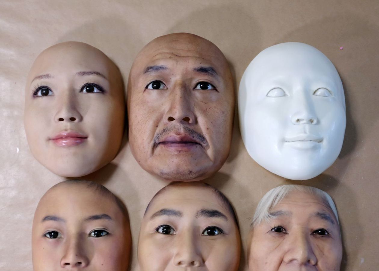 Un Alt Tip De Masca Cum Poti Sa Arati Ca O Persoana Complet Diferita In Doar Cateva Secunde