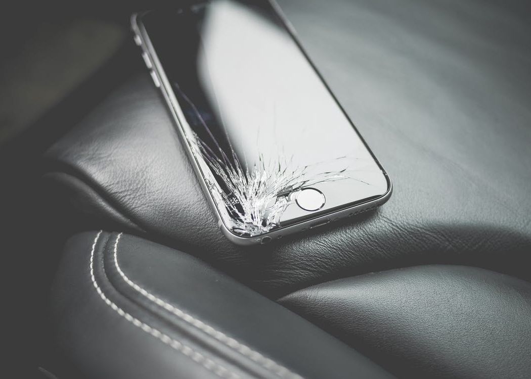 Cercetătorii coreeni au inventat un ecran de smartphone care se repară singur, în doar 20 de minute Cercetatorii Coreeni Au Inventat Un Ecran De Smartphone Care Se Repara Singur In Doar 20 De Minute