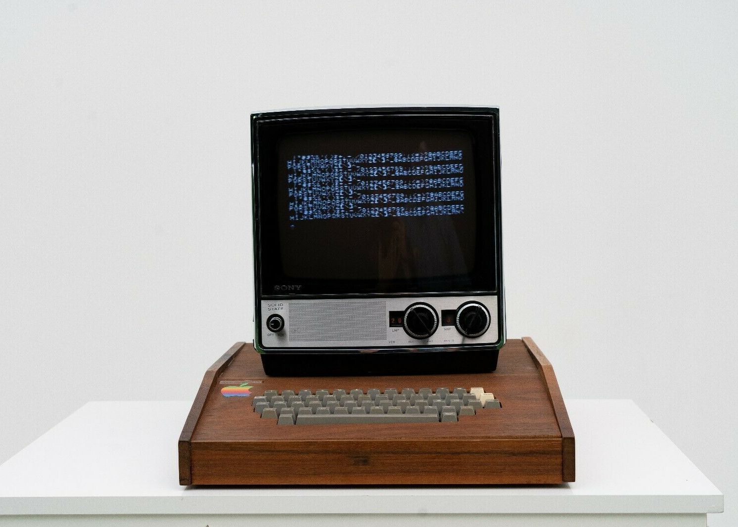 Cel mai rar computer Apple, construit chiar de Steve Jobs și Steve Wozniak, se vinde pe eBay la un preț astronomic Cel Mai Rar Computer Apple Construit Chiar De Steve Jobs Si Steve Wozniak Se Vinde Pe Ebay La Un Pret