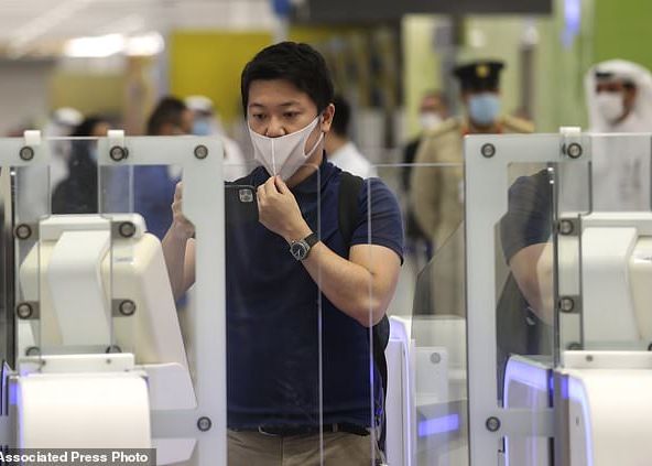Adio Pasapoarte Aeroportul Din Dubai Testeaza Un Sistem De Check In Prin Scanarea Irisului