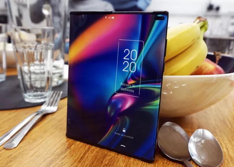 Un Telefon Care Sa Fie Si Pliabil Si Rulabil Compania Care Pregateste Un Model Revolutionar